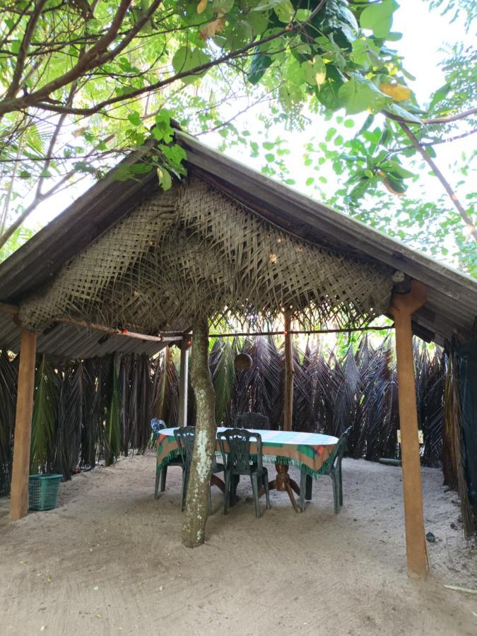 By The C' Cabanas Hikkaduwa Bagian luar foto