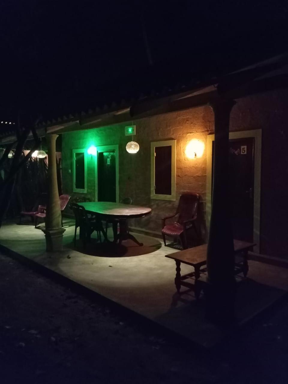 By The C' Cabanas Hikkaduwa Bagian luar foto